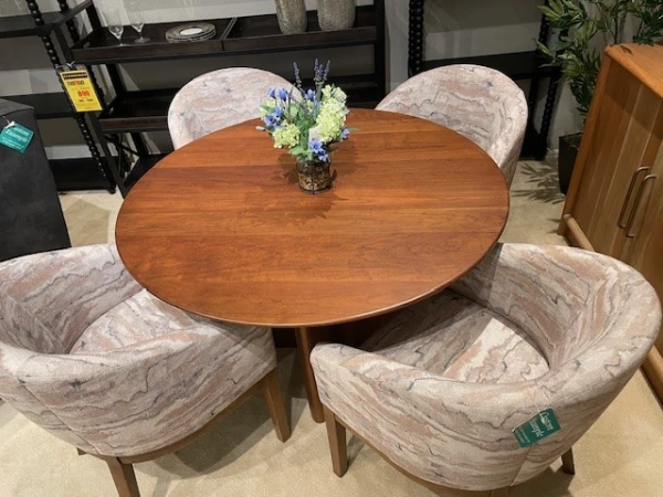 Bassett Dresden Dining Table & 4 Hayes Chairs