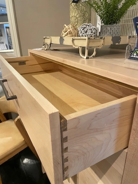 Bassett Mirror Benchmade Parkway Chest - Thumbnail 3