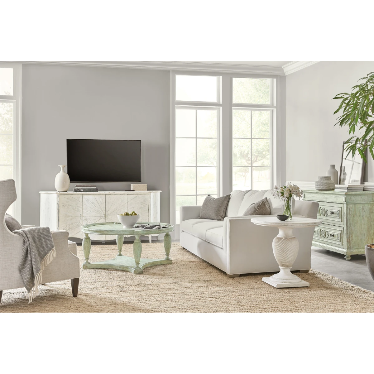 Traditions Round Cocktail Table Cocktail & Coffee Tables Hooker Furniture 13