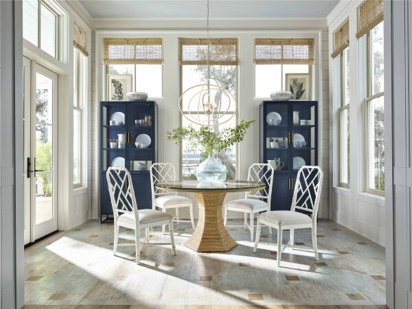 Universal Getaway Coastal Nantucket Round Dining Table - Image 5