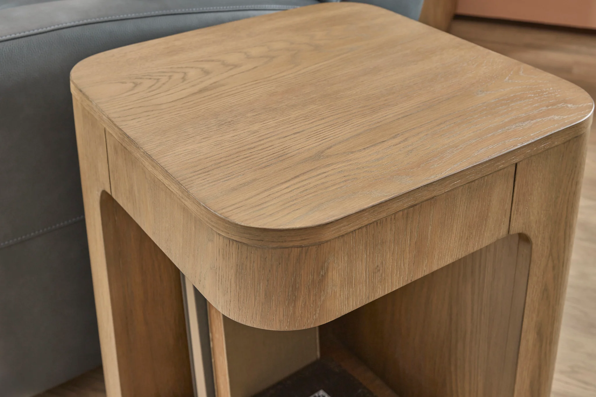 Flexsteel Normandy Chairside Table Chairside Tables chairside table 8 Flexsteel Normandy Chairside Table Chairside Tables chairside table 8