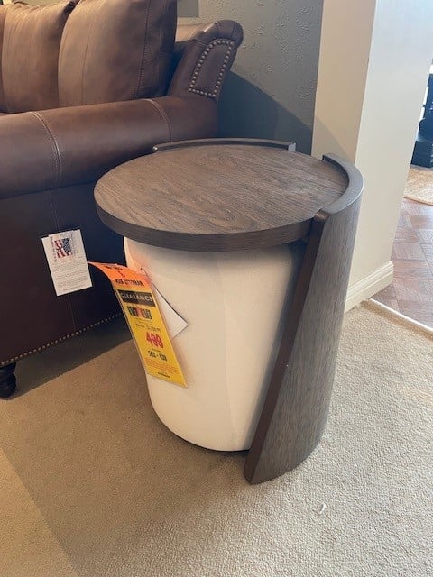 Flexsteel Lyra End Table w/ Pouf