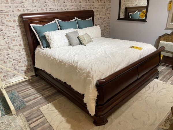 Universal Reprise Cherry King Sleigh Bed - Image 6