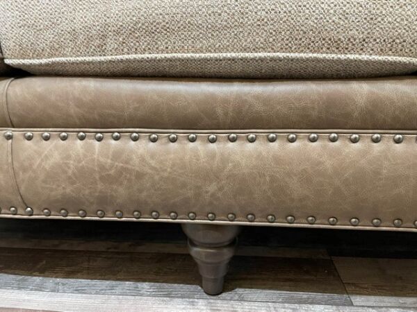 Craftmaster Custom Blends Tufted Sofa - Image 7