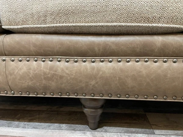 Craftmaster Custom Blends Tufted Sofa - Image 7