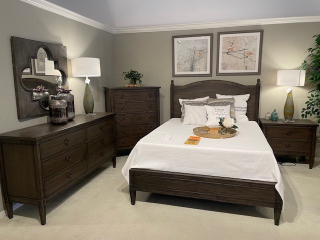 Bassett Charlotte Queen Bed, Dresser, Chest, and Two Nightstands