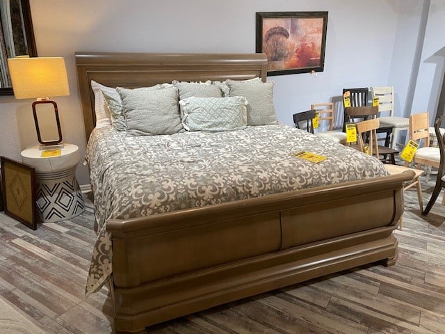 Universal Reprise King Sleigh Bed in Driftwood