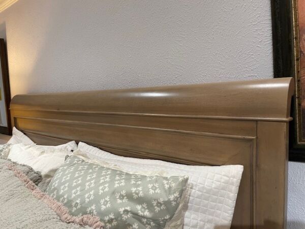 Universal Reprise King Sleigh Bed in Driftwood - Image 5