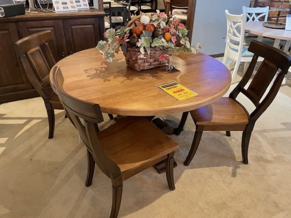 Bassett Benchmade Tavern Table & 4 Chairs - Image 12