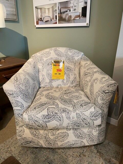 Best Darby Swivel Chair in Pepper